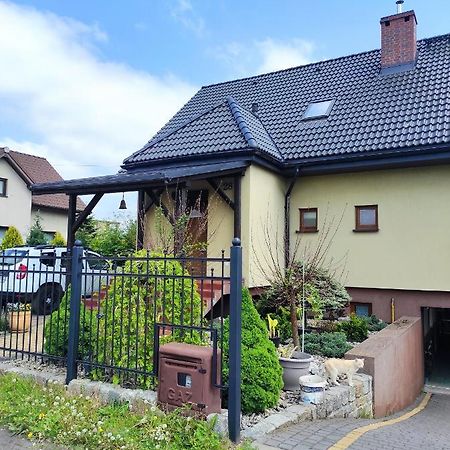 Przyjazny Domek Tarnowskie Góry Buitenkant foto